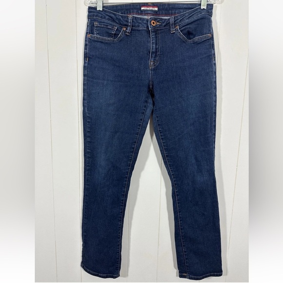 Tommy Hilfiger Womens Sz 8 Short Dark Wash Straight Classic Fit Jeans - Picture 1 of 12